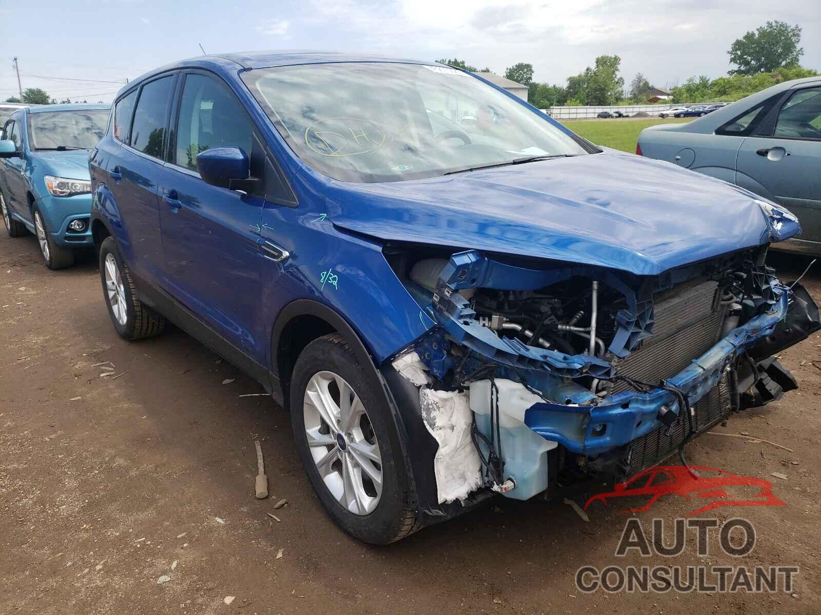 FORD ESCAPE 2017 - 1FMCU9GD4HUE92465