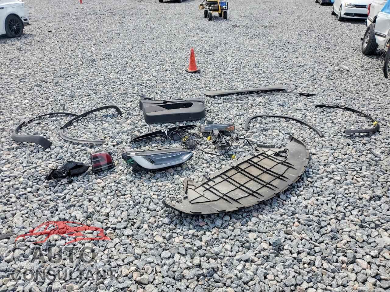 TESLA MODEL X 2023 - 7SAXCDE53PF370424