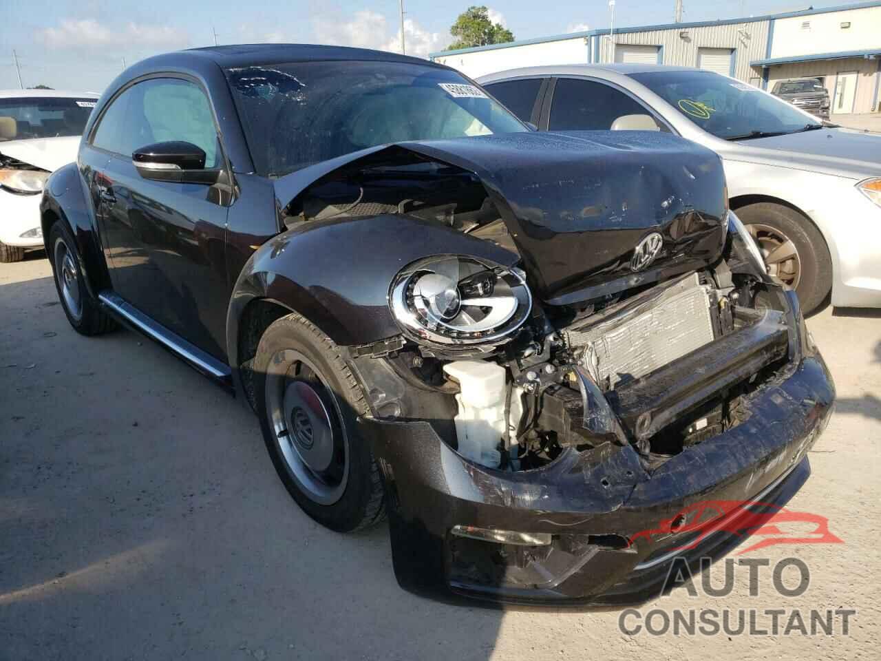 VOLKSWAGEN BEETLE 2018 - 3VWFD7AT5JM704870