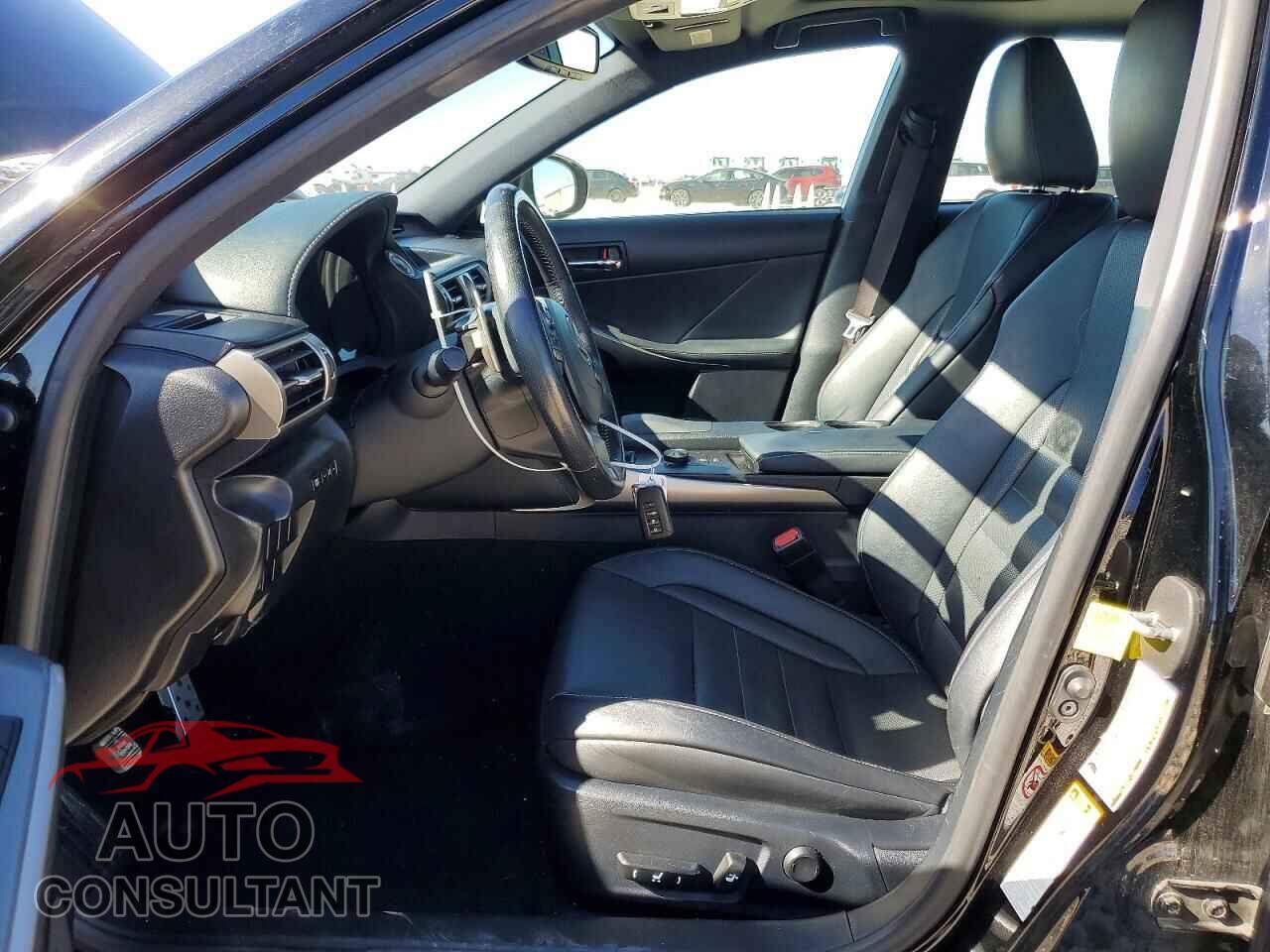 LEXUS IS 2015 - JTHCF1D21F5026808