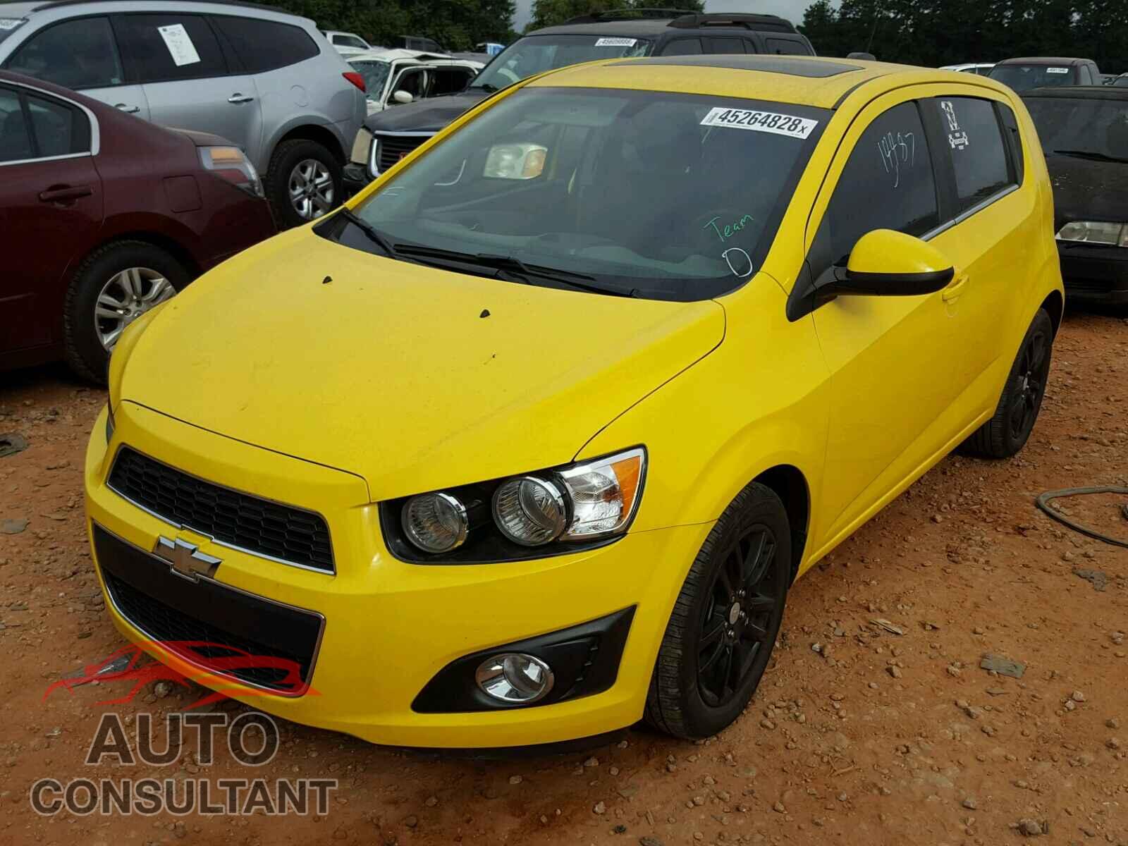 CHEVROLET SONIC 2015 - 1G1JC6SB2F4201518