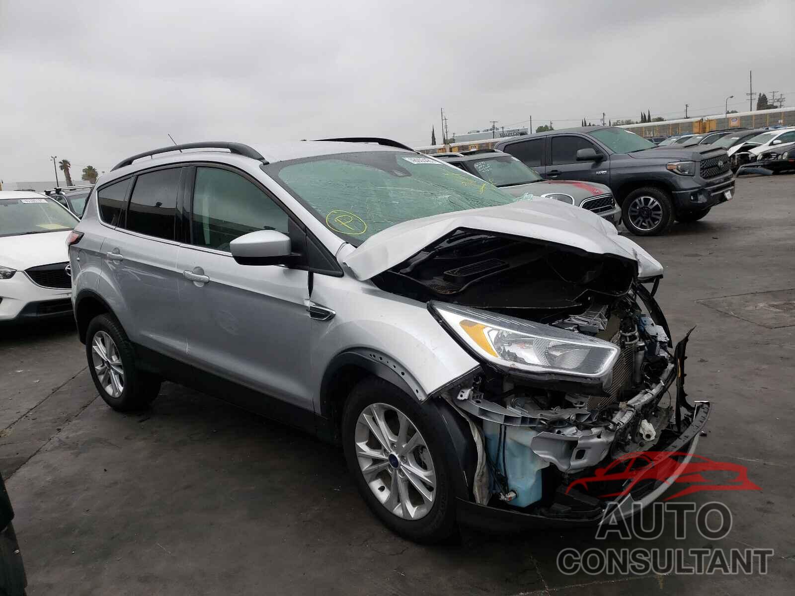 FORD ESCAPE 2018 - 1FMCU0GD5JUD07910