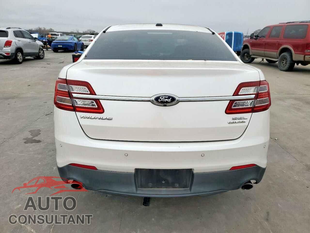 FORD TAURUS 2015 - 1FAHP2E85FG148868