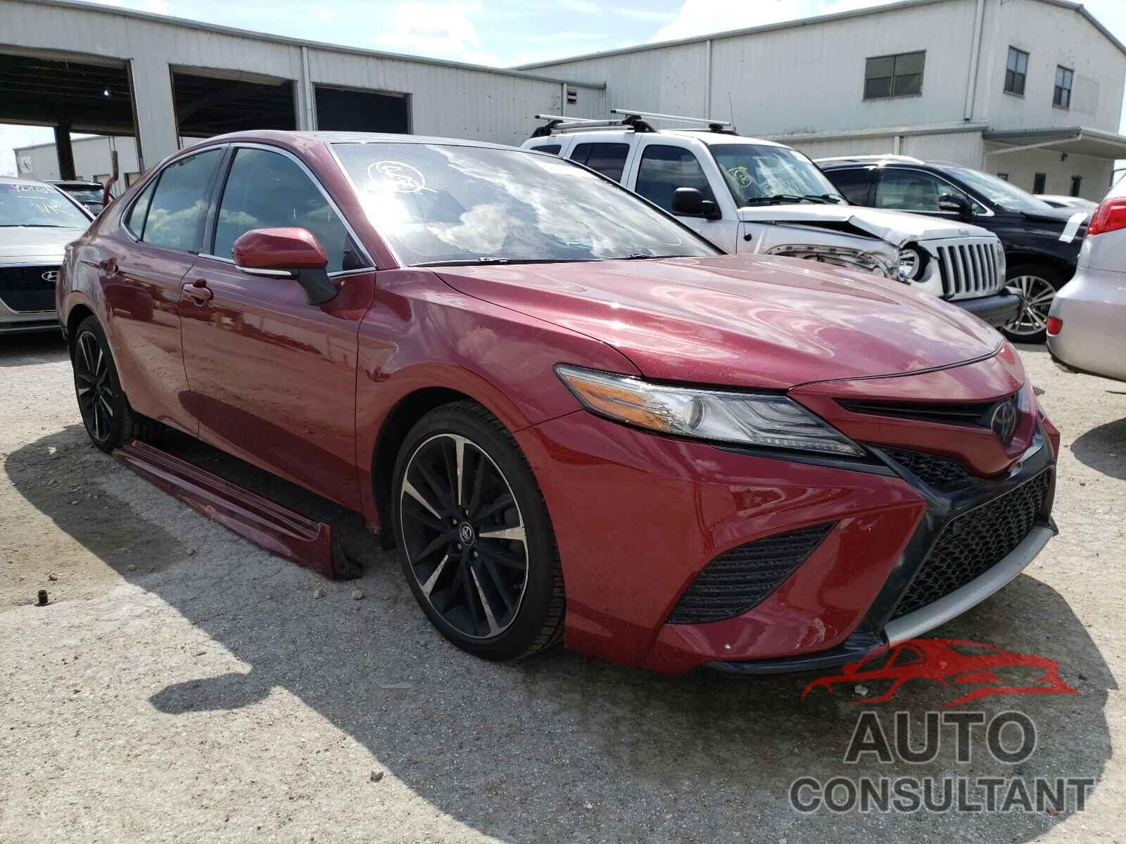 TOYOTA CAMRY 2018 - 4T1B61HK8JU563855