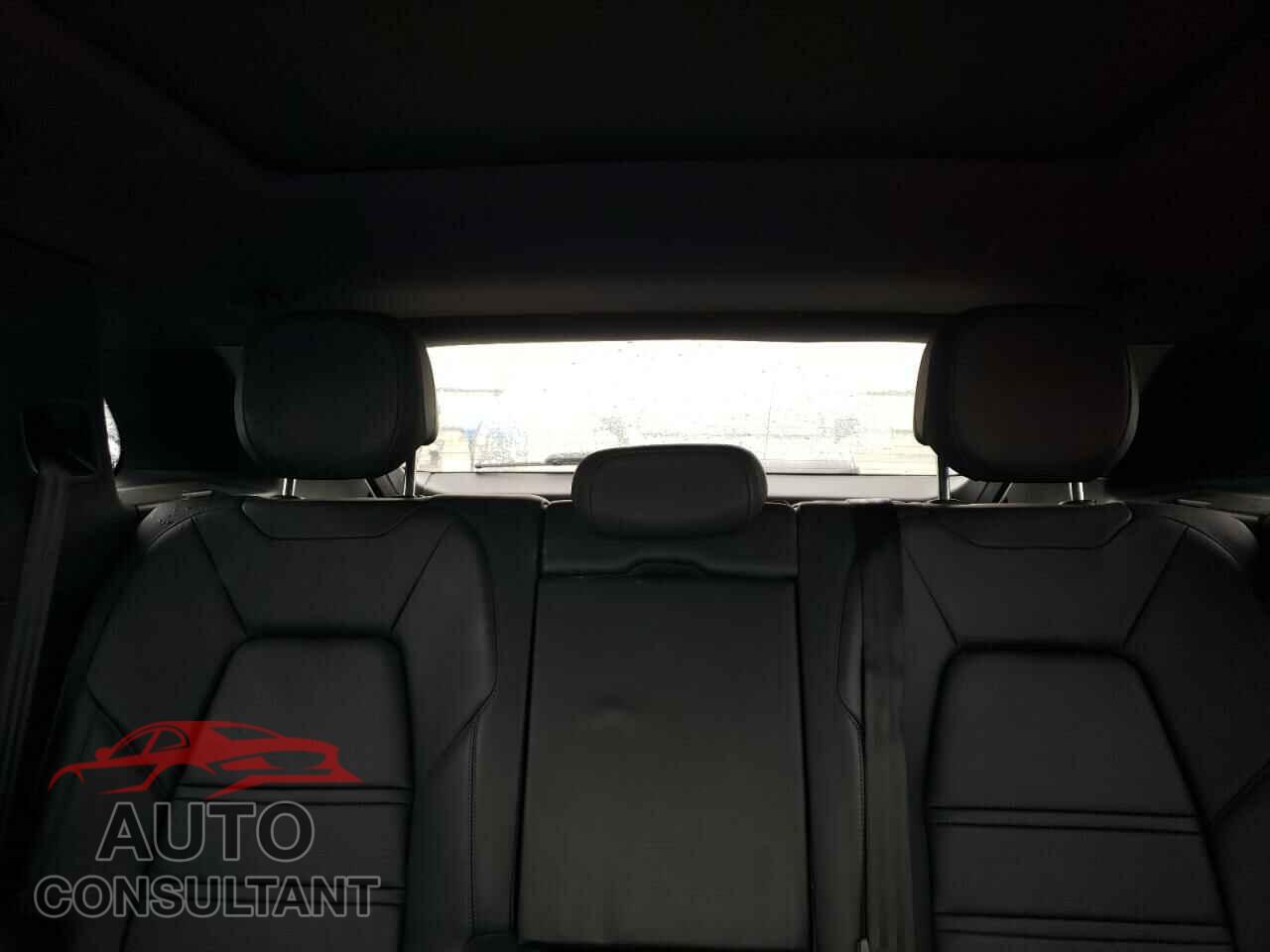 PORSCHE CAYENNE 2019 - WP1AA2AY9KDA08996