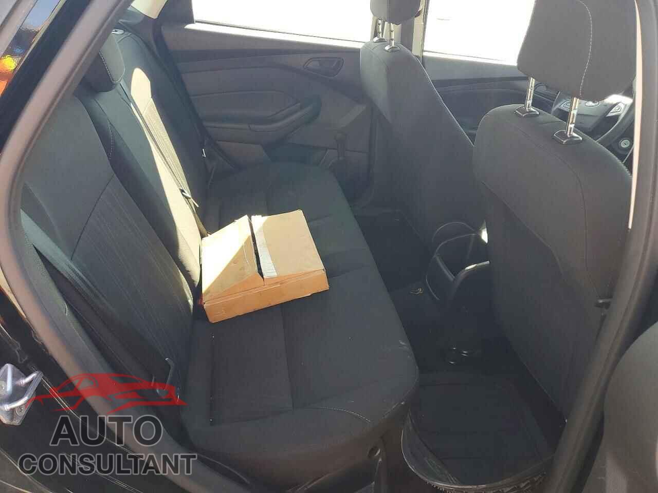 FORD FOCUS 2017 - 1FADP3E26HL338804