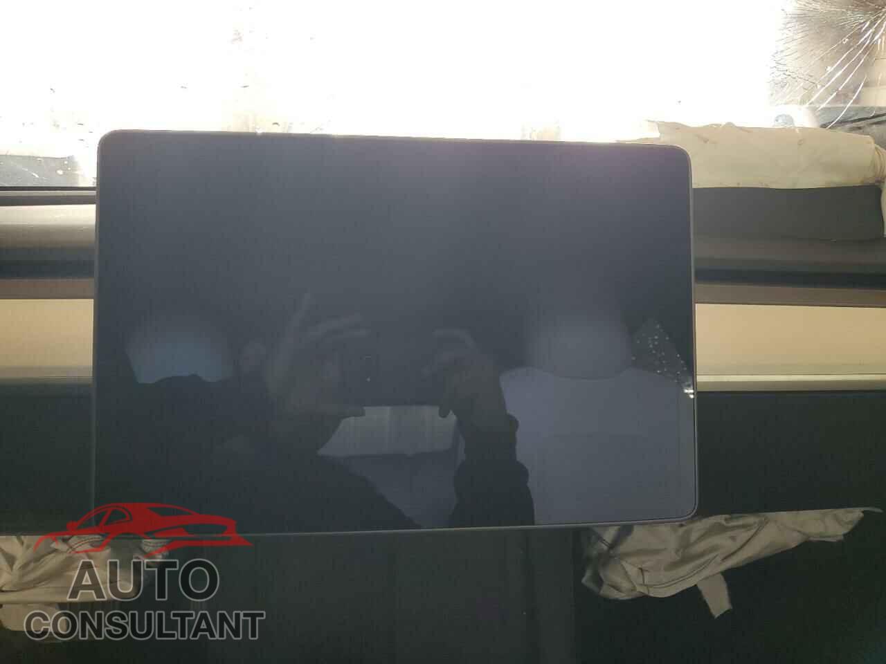 TESLA MODEL 3 2021 - 5YJ3E1EBXMF849008