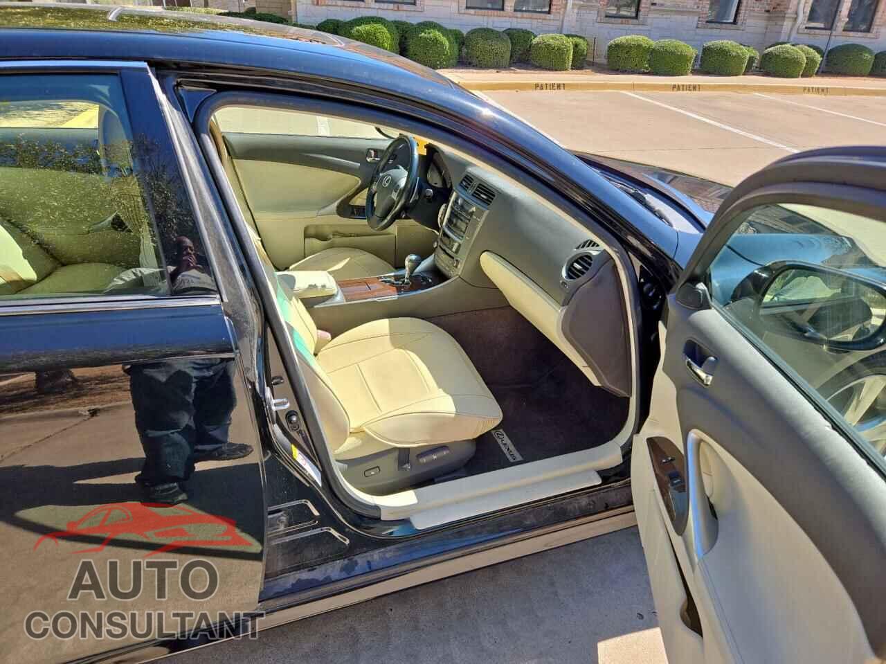 LEXUS IS 2012 - JTHBF5C27C5165518