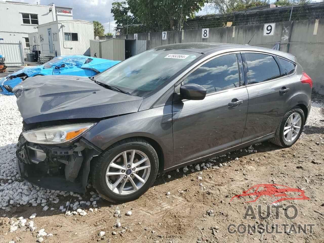 FORD FOCUS 2018 - 1FADP3K28JL299725