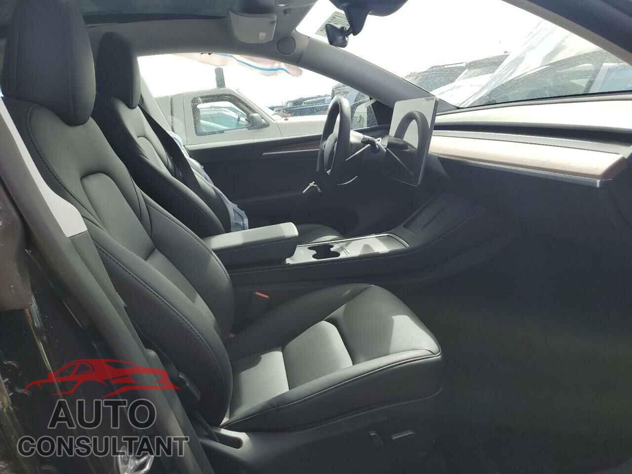 TESLA MODEL Y 2024 - 7SAYGDED4RF212399