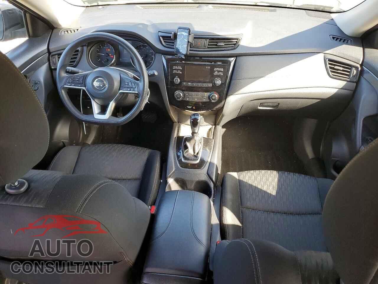 NISSAN ROGUE 2017 - KNMAT2MV0HP544109