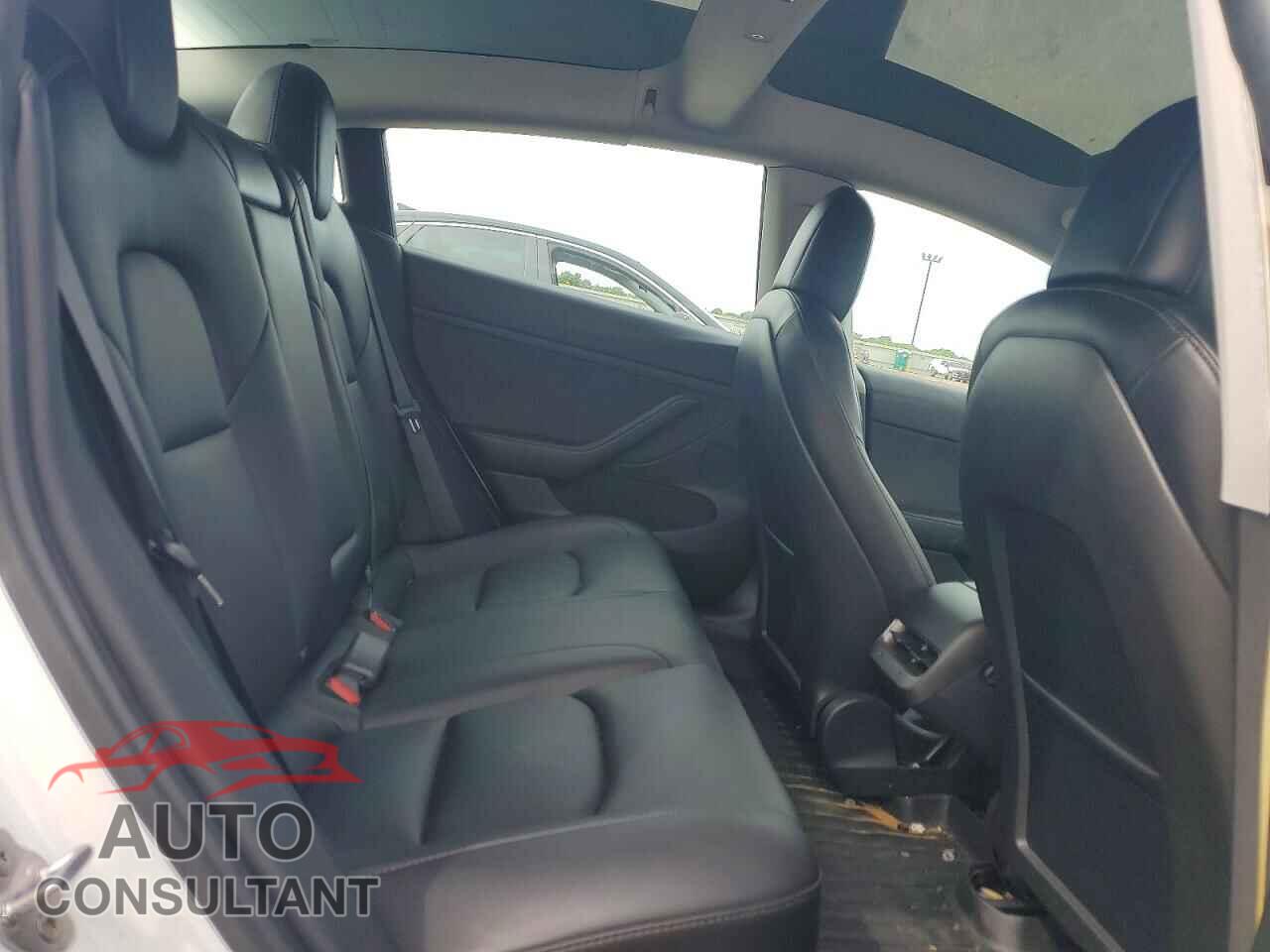 TESLA MODEL 3 2021 - 5YJ3E1EA4MF048081