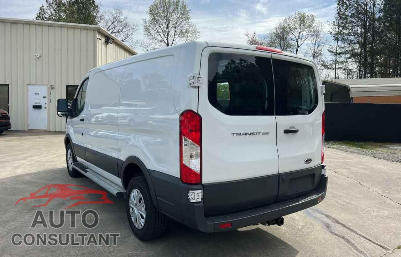 FORD TRANSIT 2017 - 1FTYR1YM0HKA92071