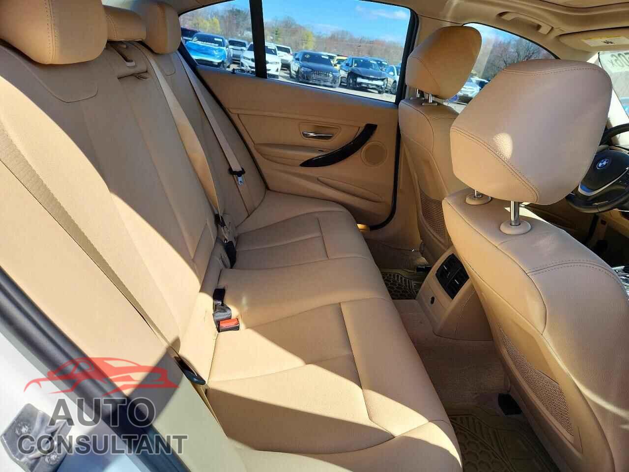 BMW 3 SERIES 2015 - WBA3C1C53FP851207