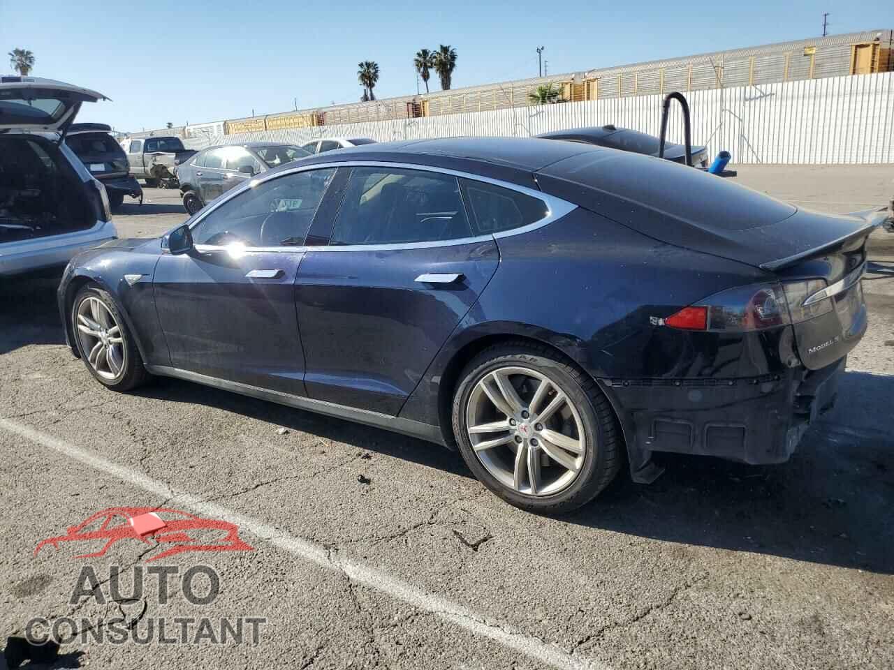 TESLA MODEL S 2013 - 5YJSA1CN9DFP15739