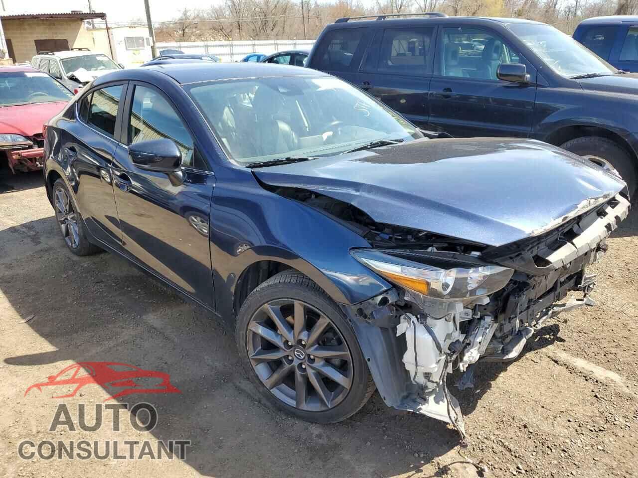 MAZDA 3 2018 - 3MZBN1V3XJM250165