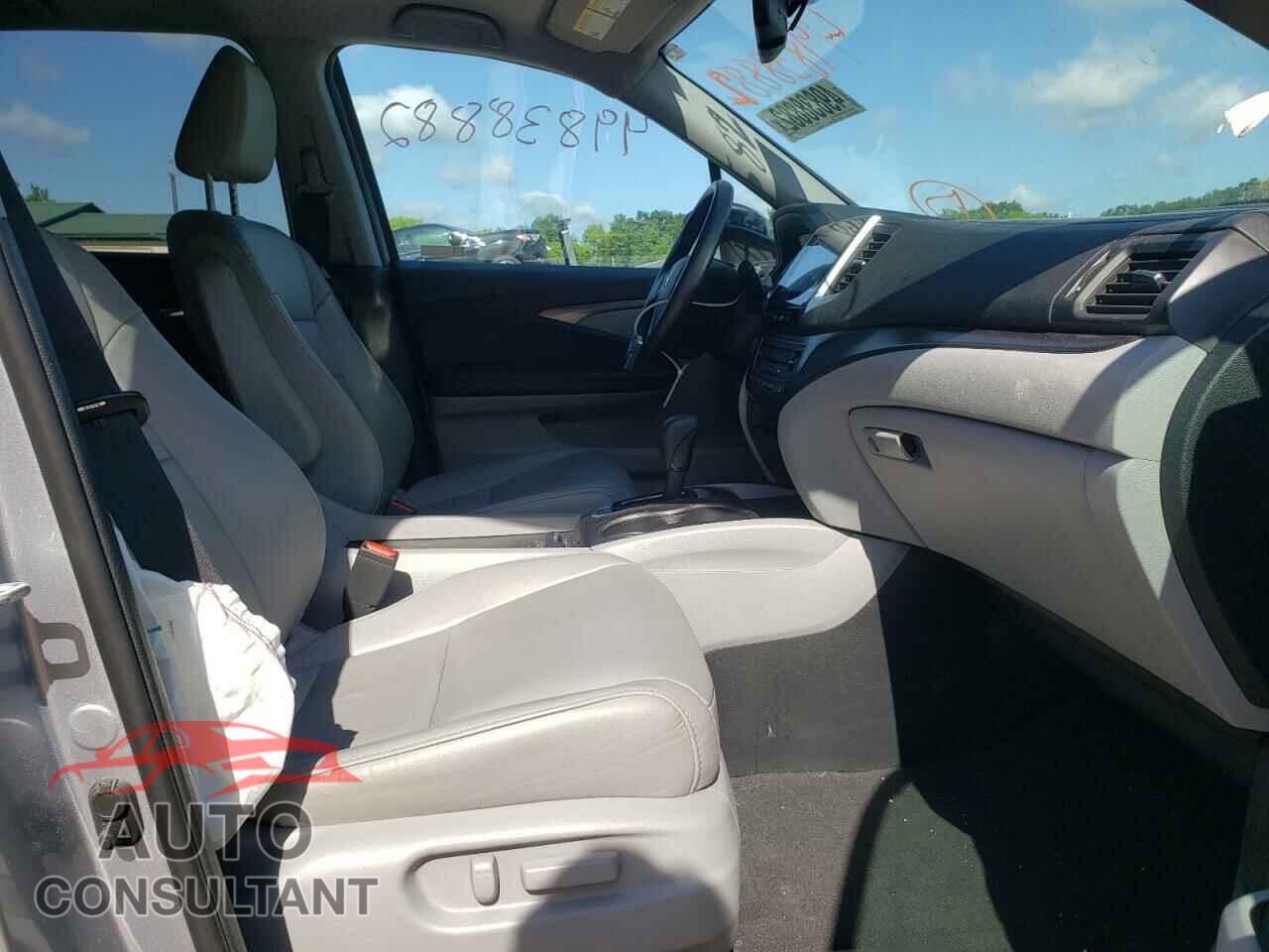 HONDA PILOT 2017 - 5FNYF6H58HB101014