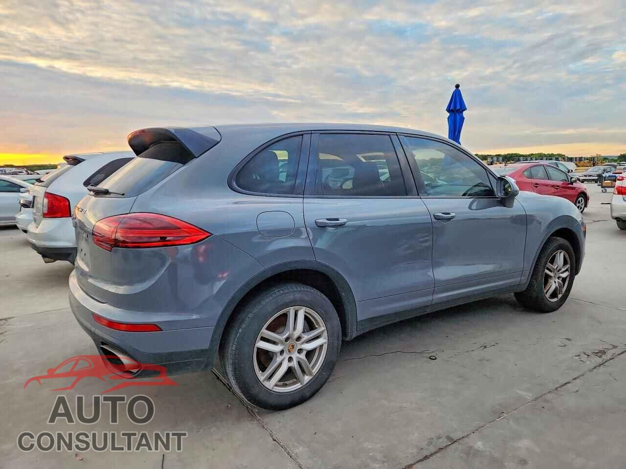 PORSCHE CAYENNE 2017 - WP1AA2A22HKA89551