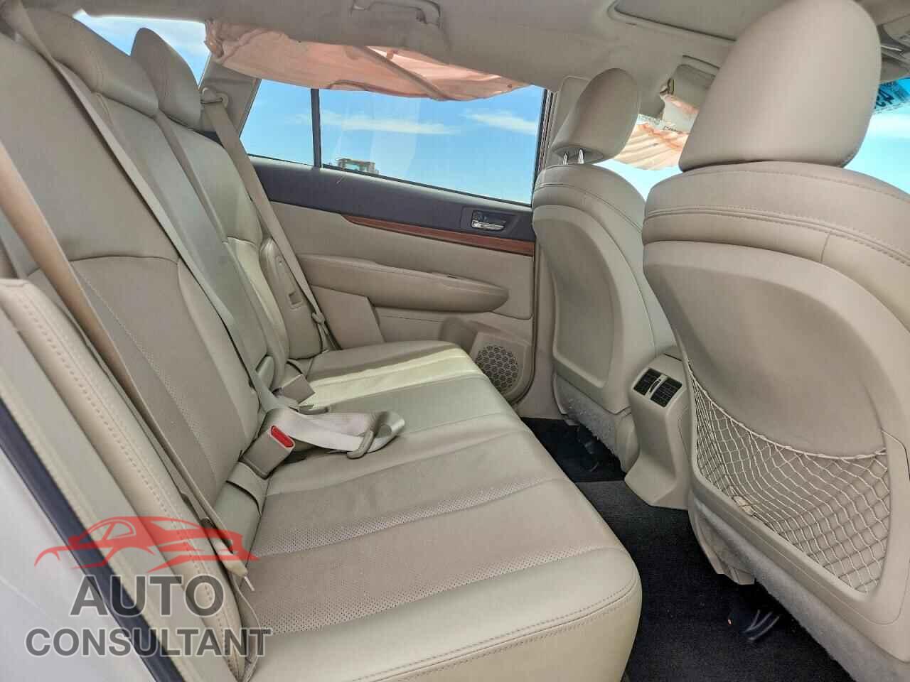 SUBARU OUTBACK 2014 - 4S4BRBLC2E3211783