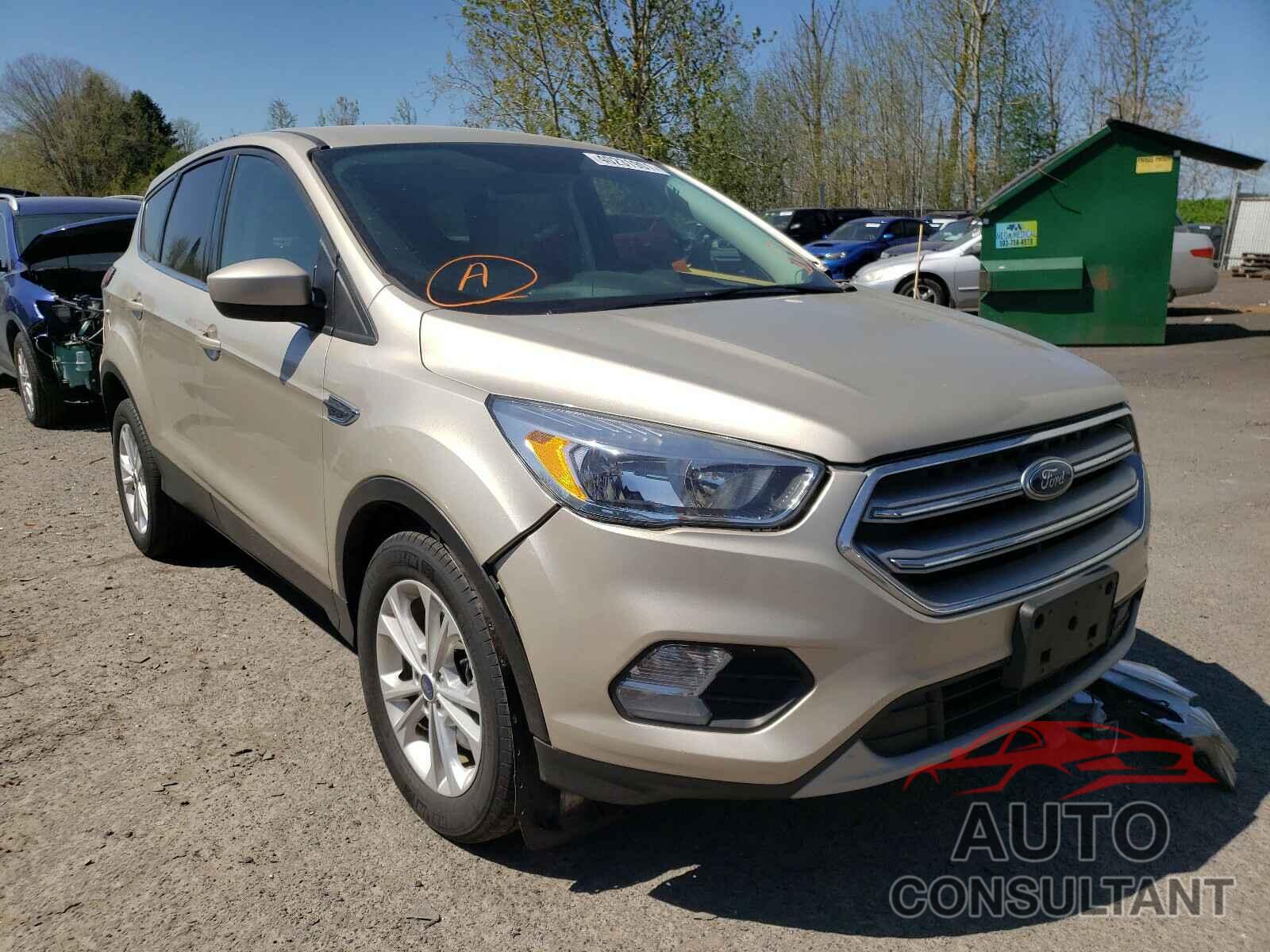 FORD ESCAPE 2017 - 1FMCU9GD0HUC04425