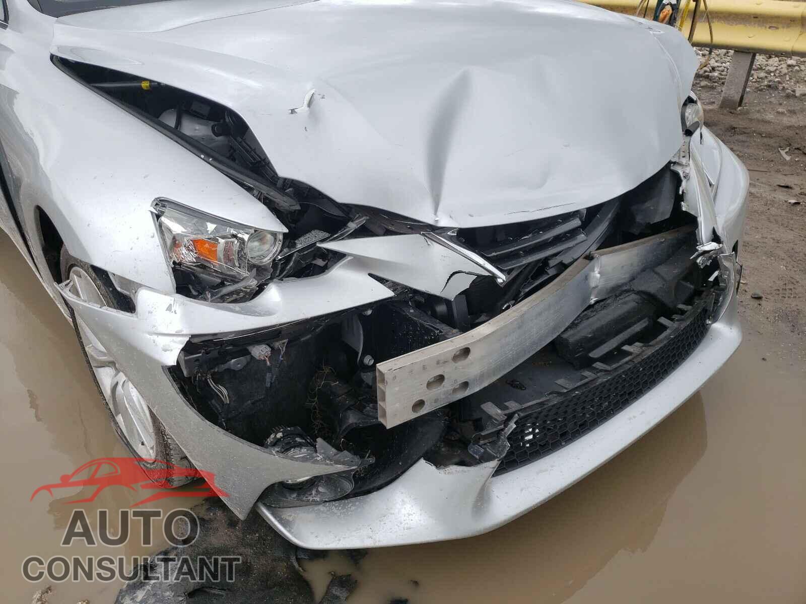 LEXUS IS 2016 - JTHBA1D2XG5010733