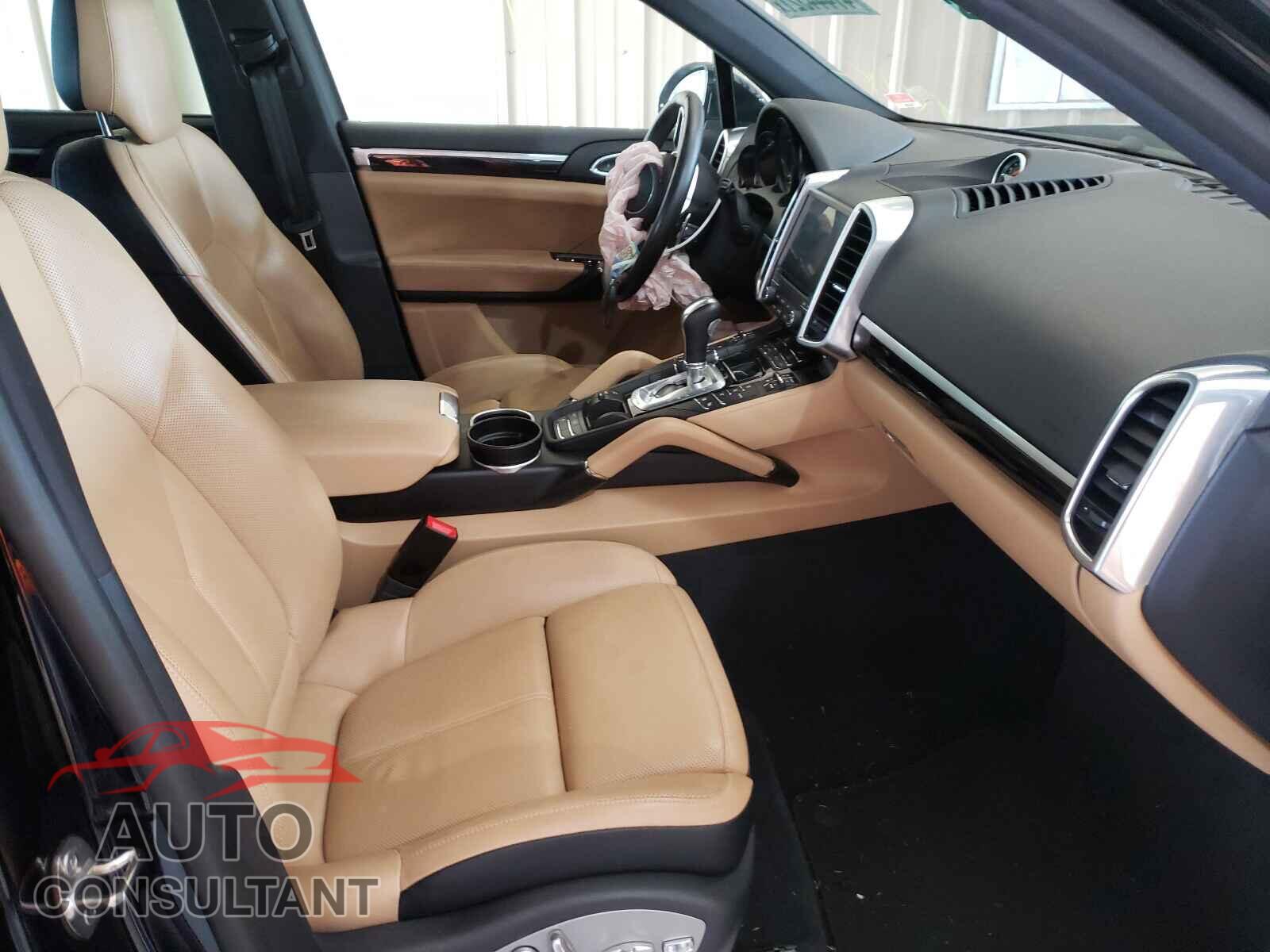 PORSCHE CAYENNE 2018 - WP1AA2A20JKA01697