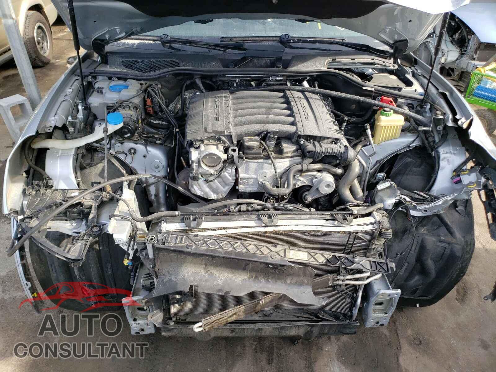 PORSCHE CAYENNE 2017 - WP1AA2A21HKA85507