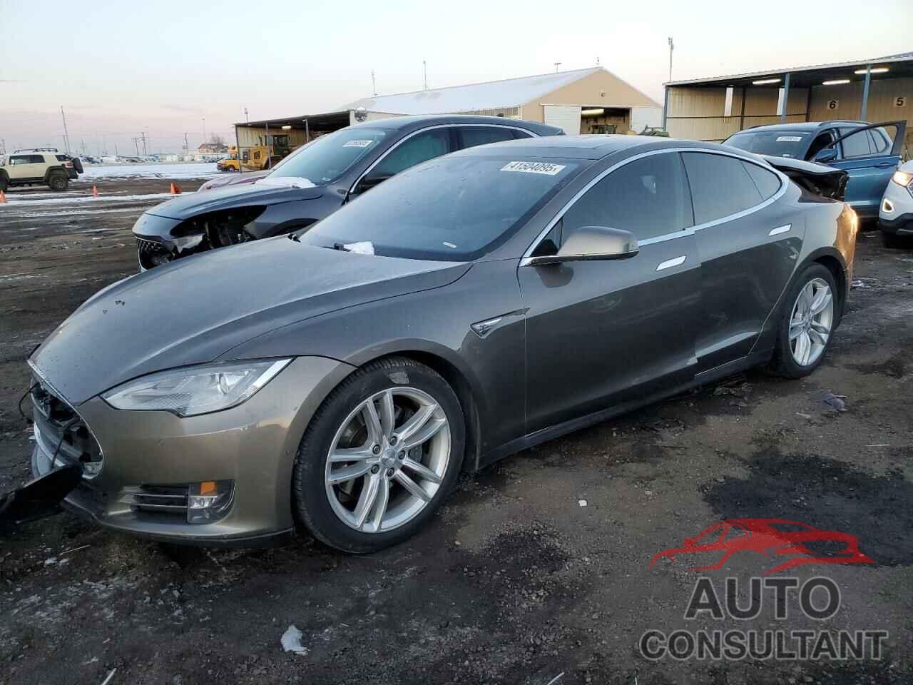 TESLA MODEL S 2015 - 5YJSA1E24FF115121