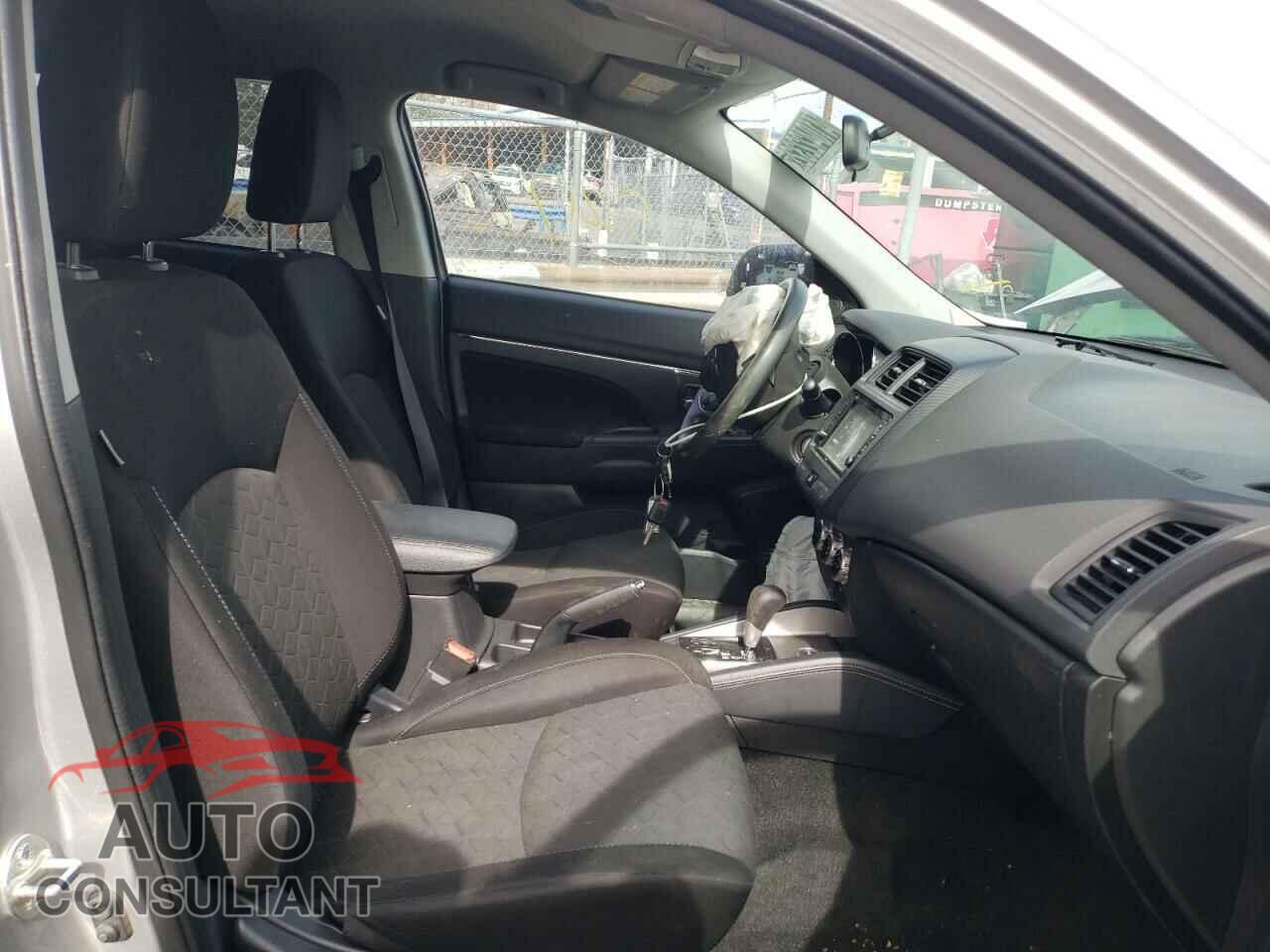 MITSUBISHI OUTLANDER 2020 - JA4AR3AU2LU026085