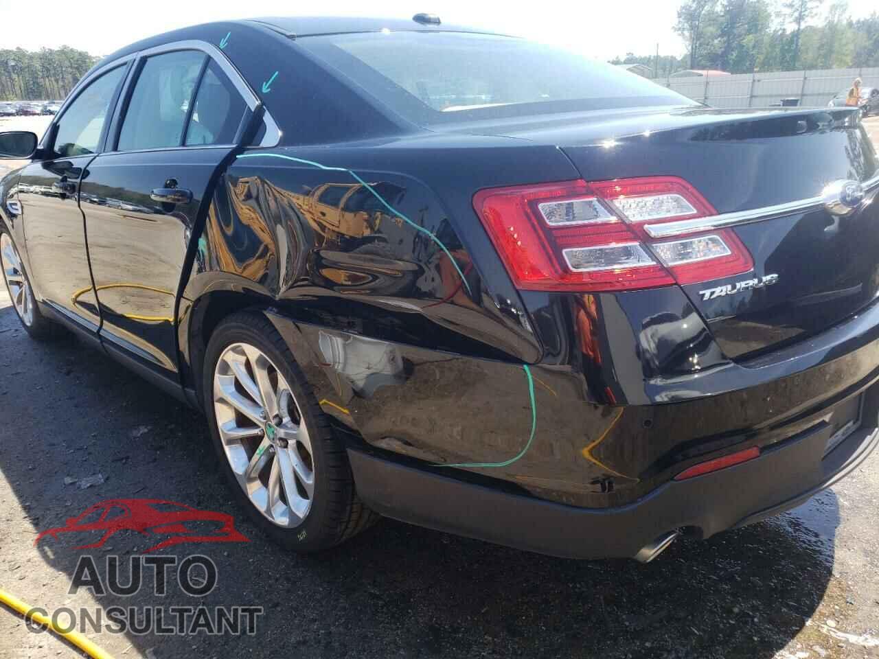FORD TAURUS 2018 - 1FAHP2F82JG138404