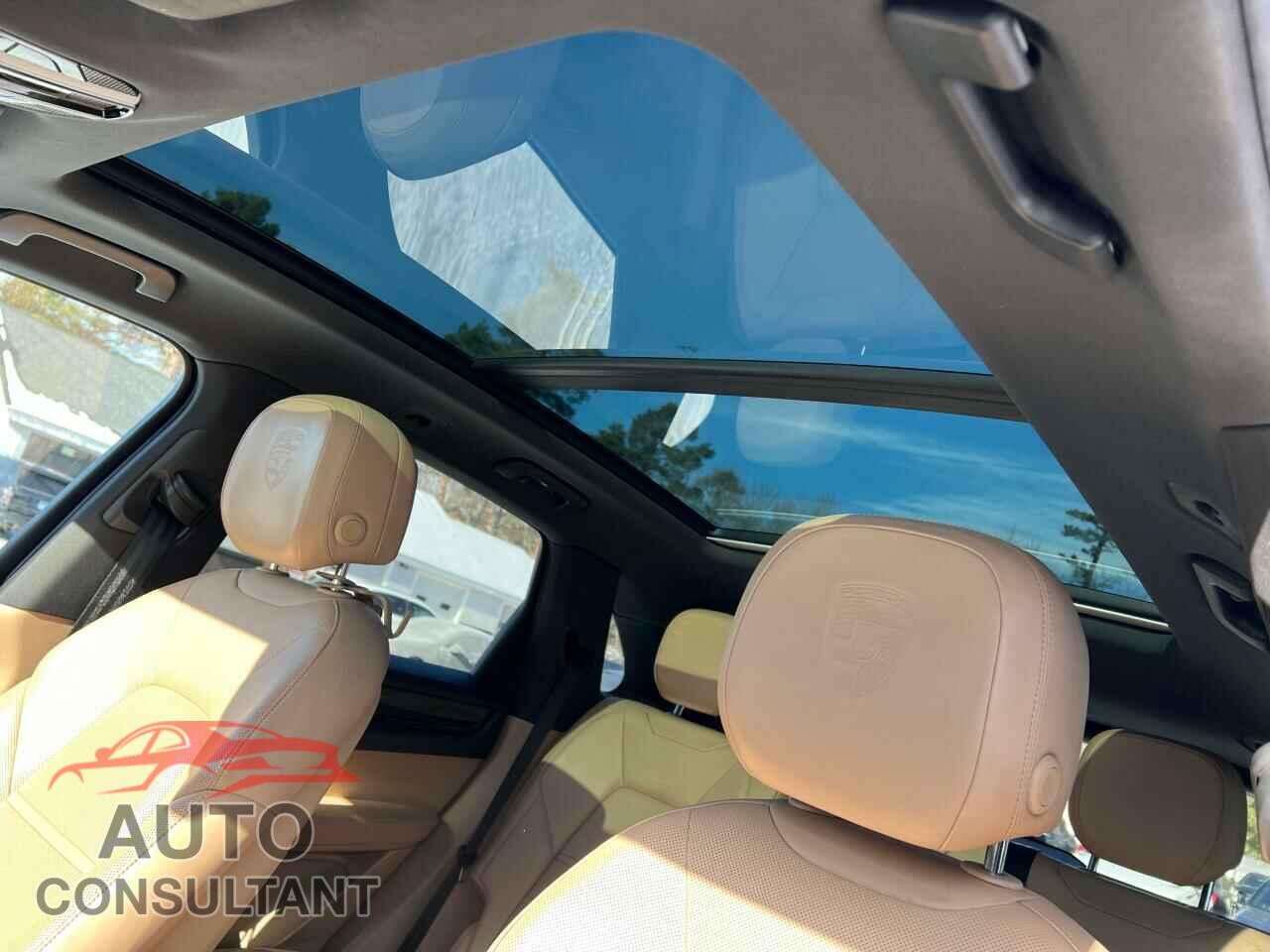 PORSCHE CAYENNE 2019 - WP1AA2AY7KDA05952