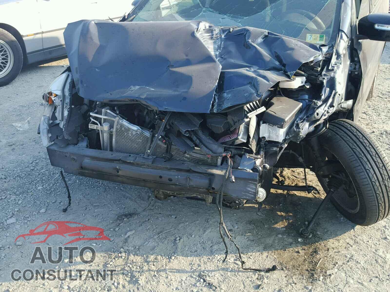 MAZDA 5 2015 - JM1CW2BL7F0184330
