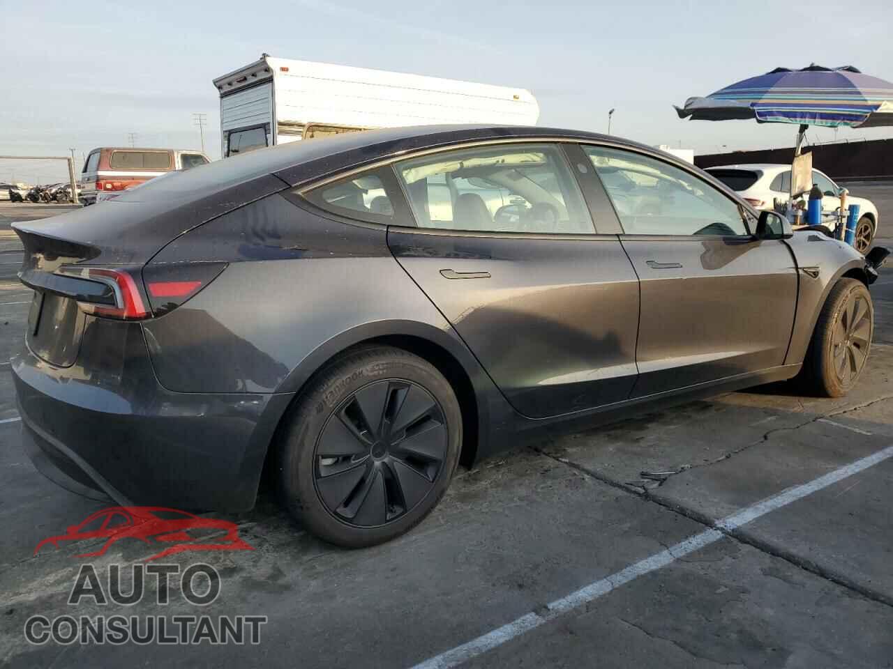 TESLA MODEL 3 2024 - 5YJ3E1EA8RF755417