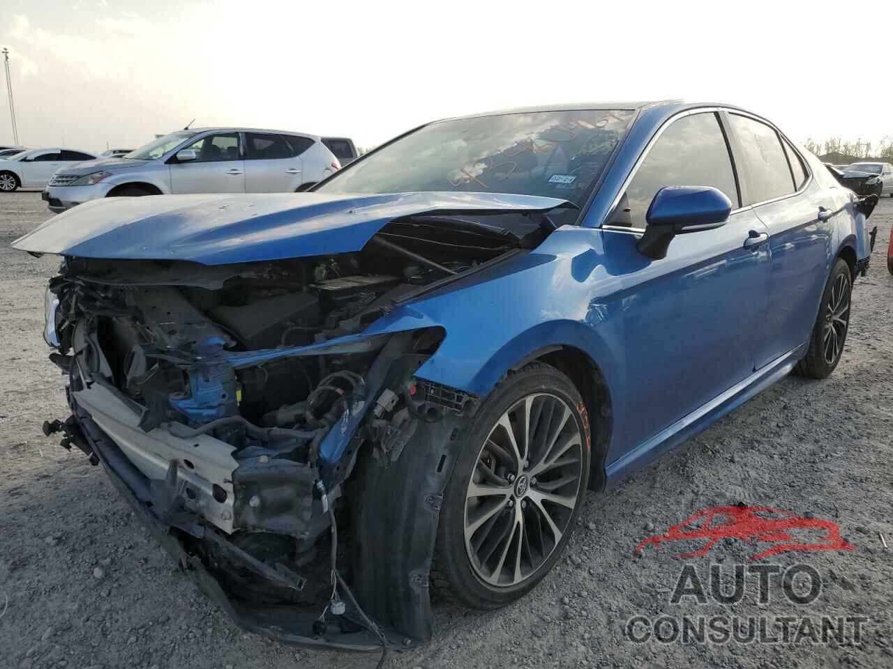TOYOTA CAMRY 2018 - 4T1B11HK1JU055564
