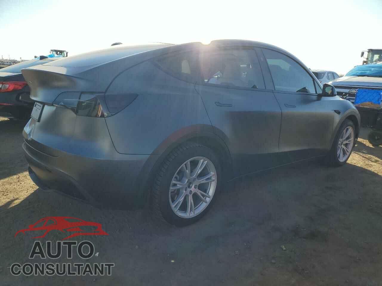 TESLA MODEL Y 2023 - 7SAYGAEE7PF798438