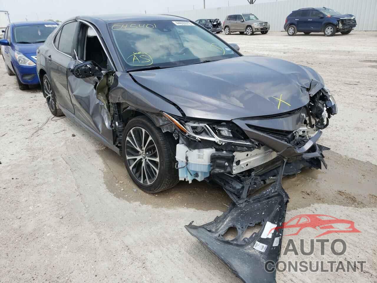 TOYOTA CAMRY 2018 - 4T1B11HK0JU045401
