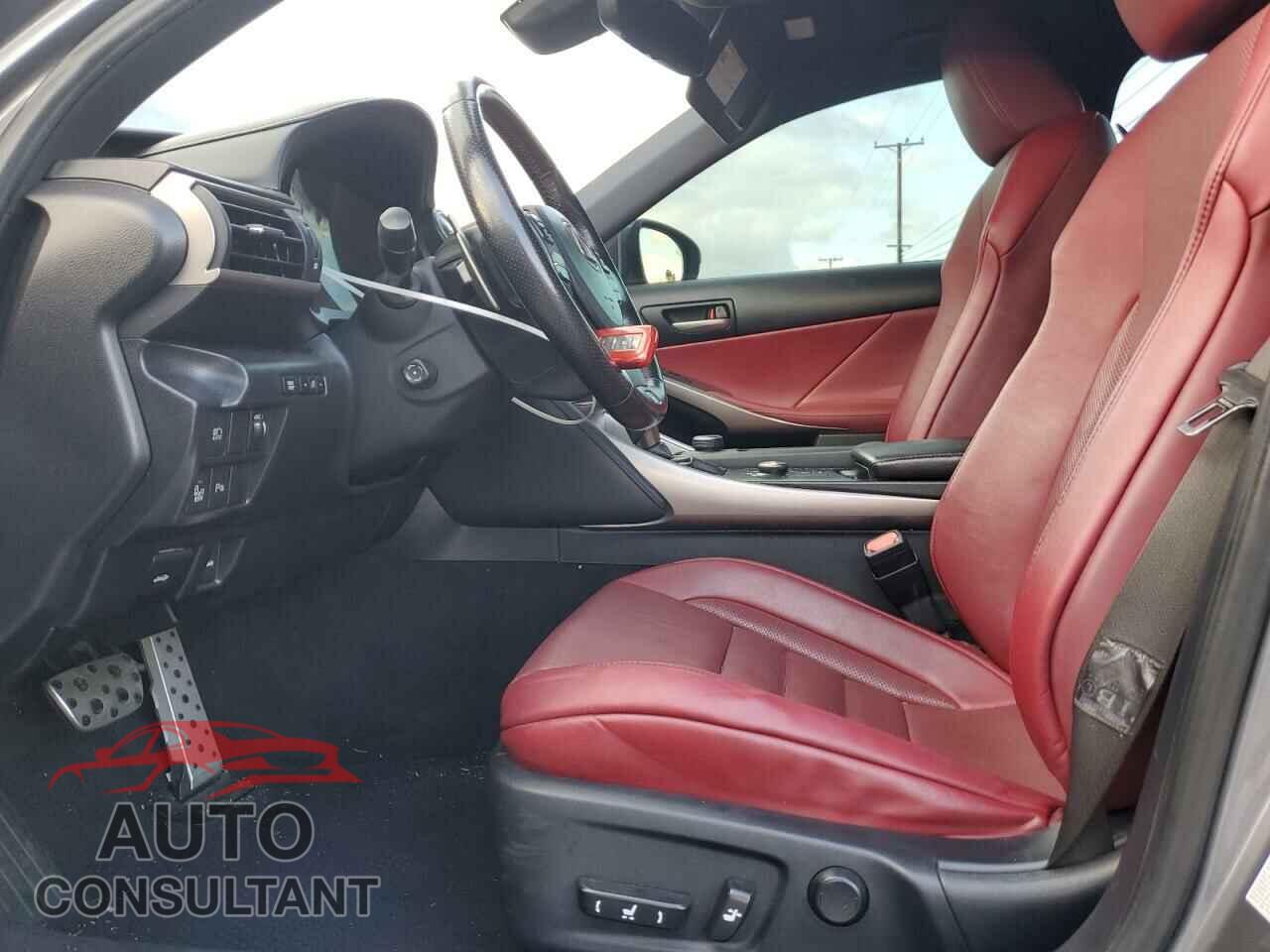 LEXUS IS 2018 - JTHBA1D2XJ5066503
