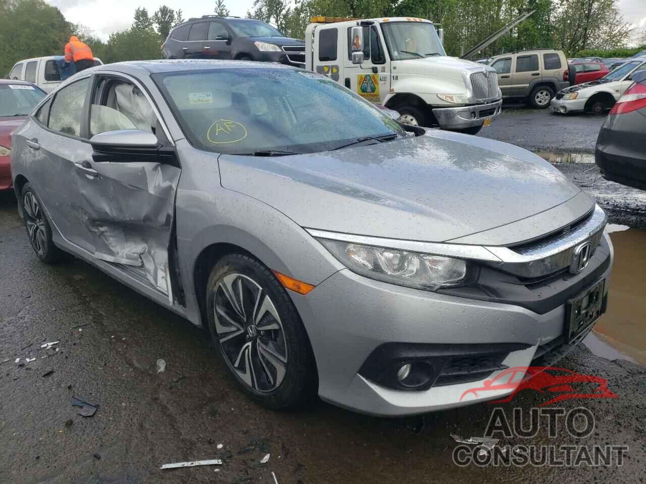 HONDA CIVIC 2018 - JHMFC1F37JX021721