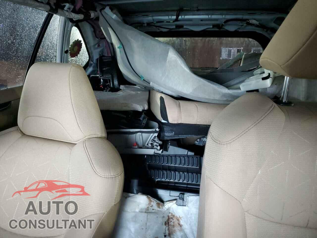 TOYOTA RAV4 2019 - JTMP1RFV9KD517568