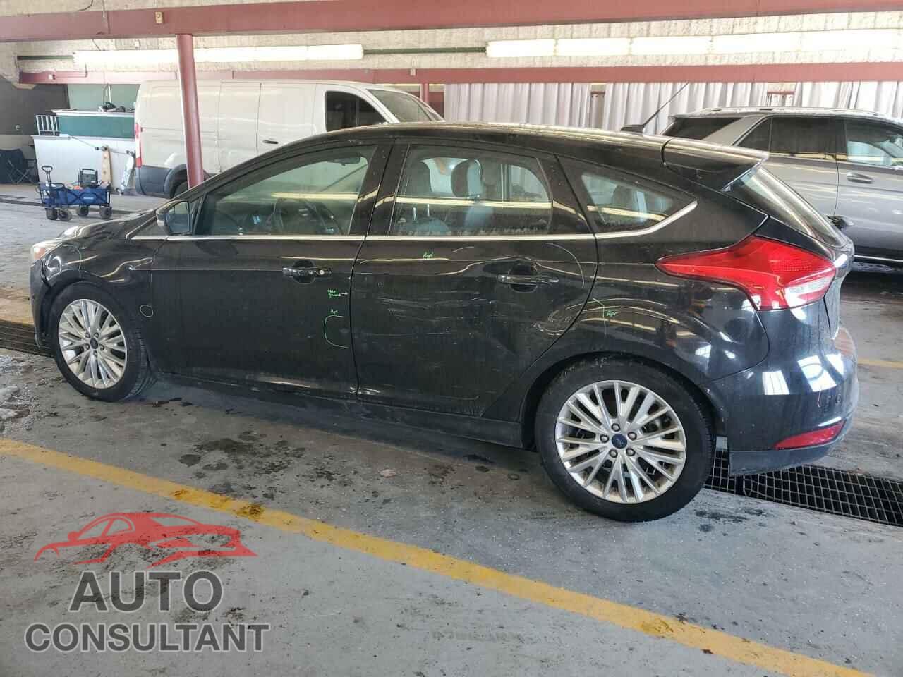 FORD FOCUS 2015 - 1FADP3N26FL260103