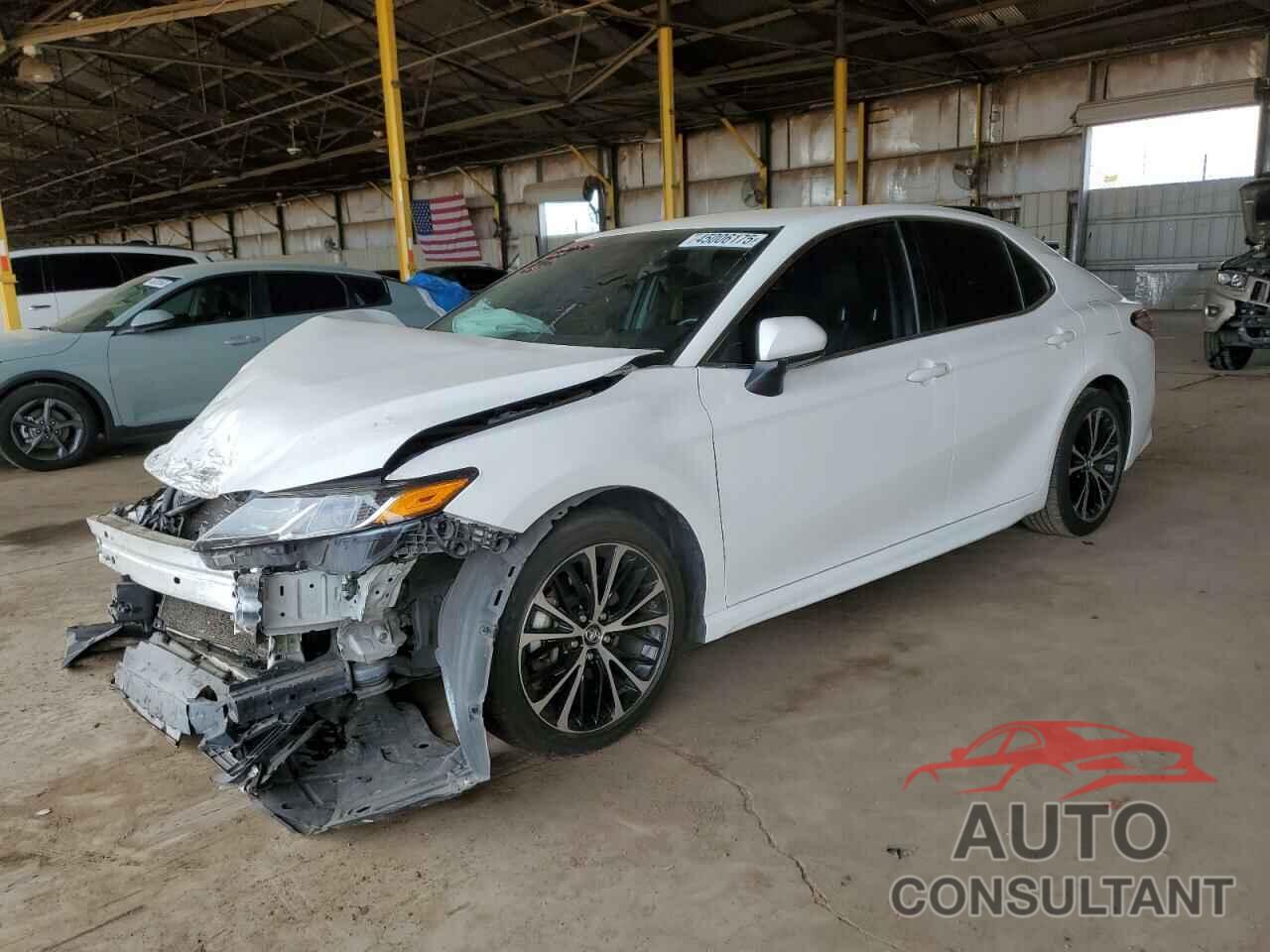 TOYOTA CAMRY 2018 - 4T1B11HK8JU627293