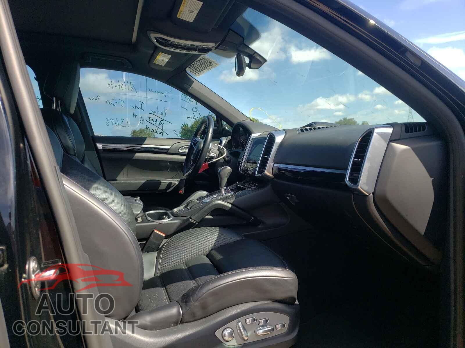 PORSCHE CAYENNE 2017 - WP1AA2A28HKA81602