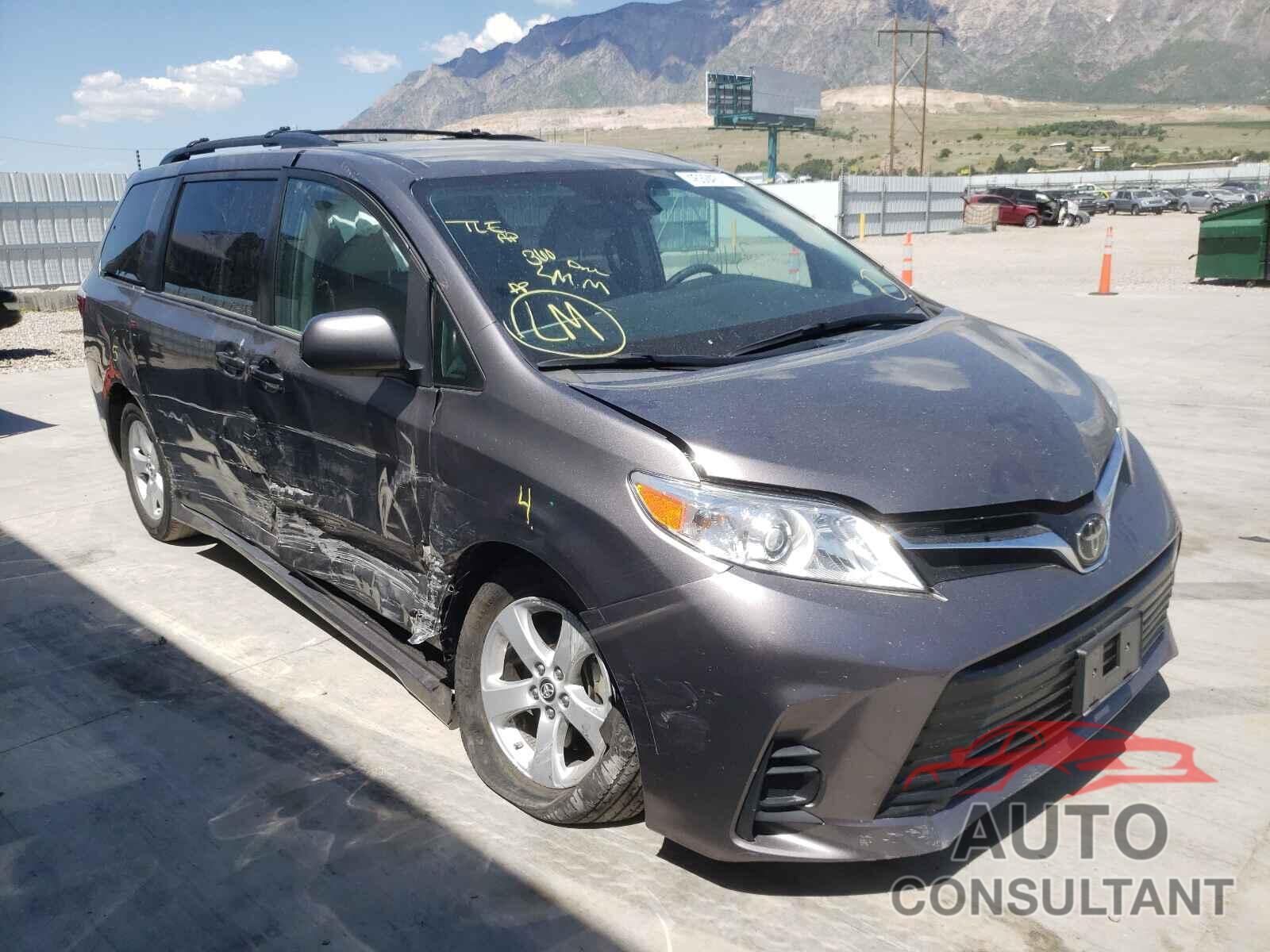 TOYOTA SIENNA 2019 - 5TDKZ3DC7KS013879