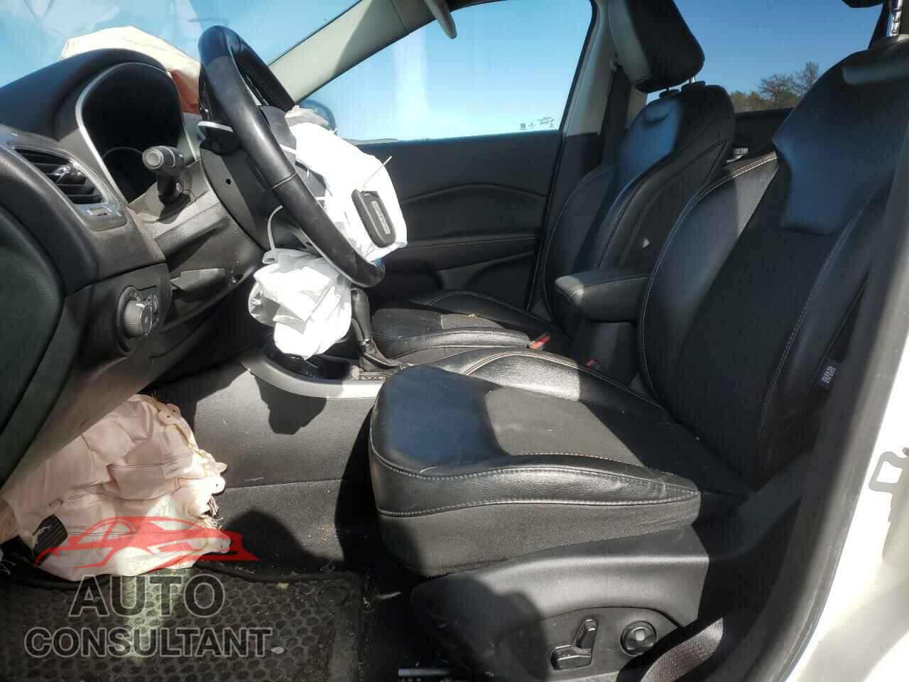 JEEP COMPASS 2018 - 3C4NJDBB1JT435946