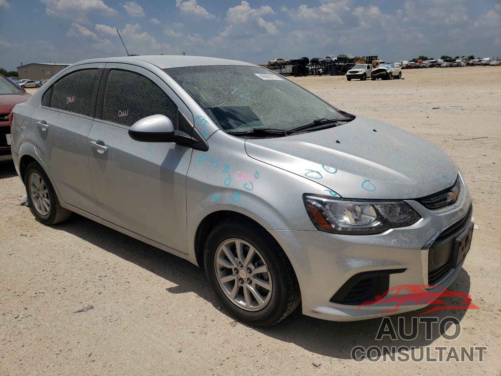 CHEVROLET SONIC 2018 - 1G1JD5SH2J4130955