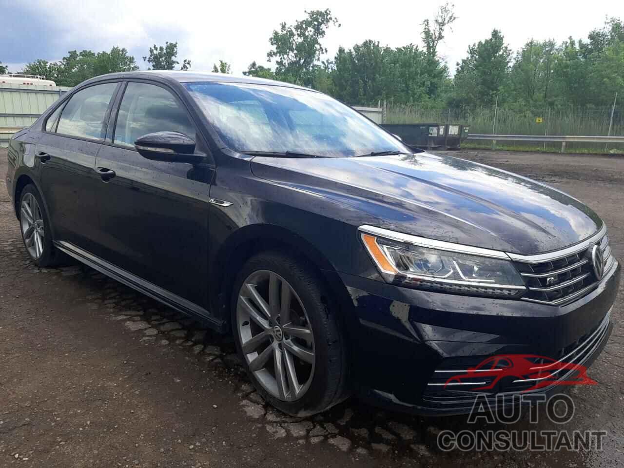 VOLKSWAGEN PASSAT 2018 - 1VWAA7A30JC003318