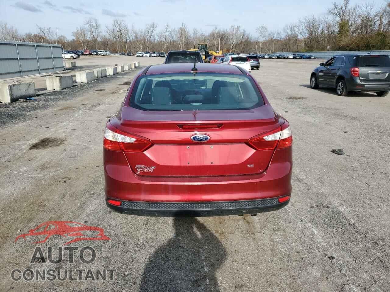 FORD FOCUS 2014 - 1FADP3F22EL268101