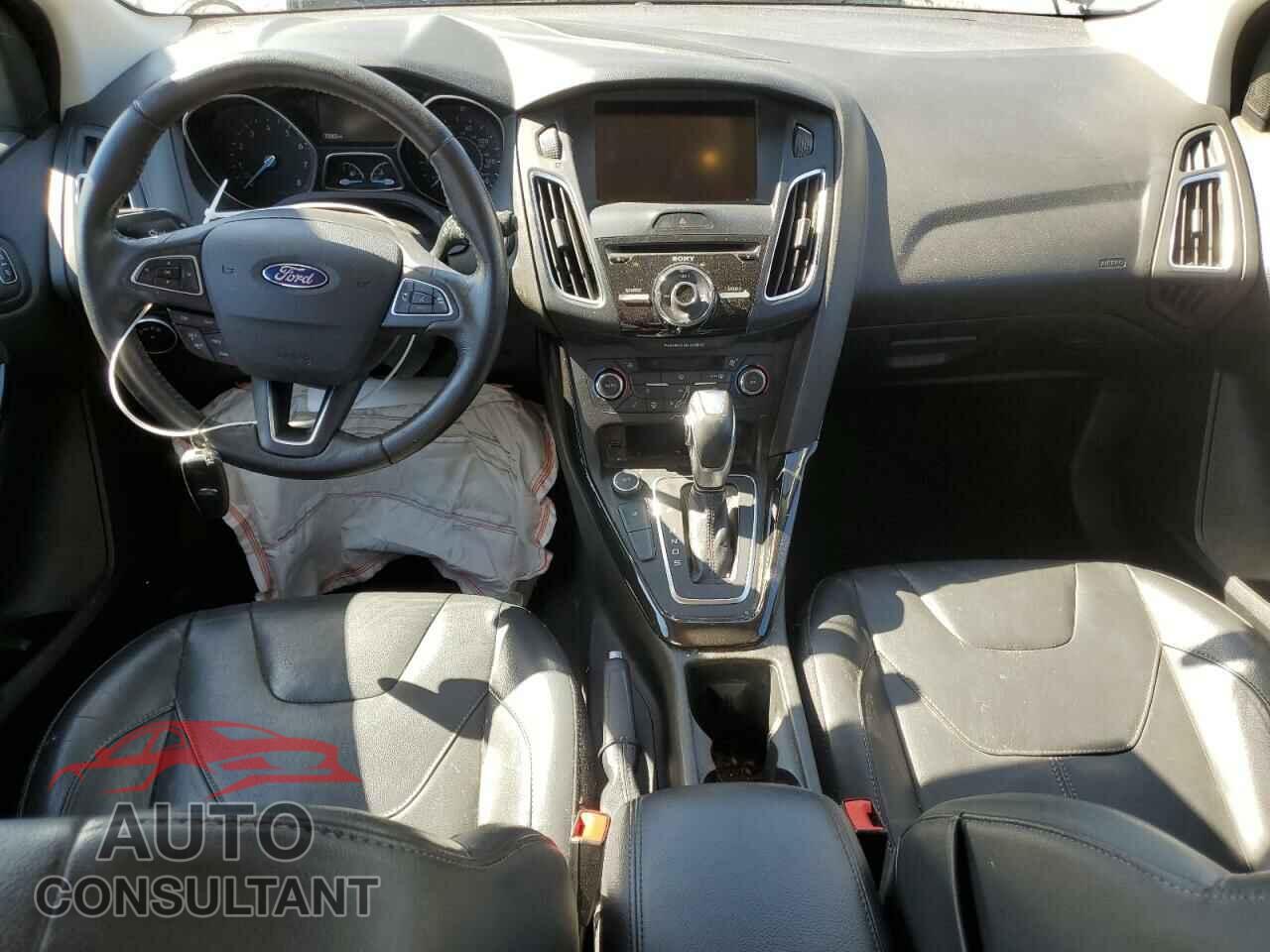 FORD FOCUS 2015 - 1FADP3N22FL360814