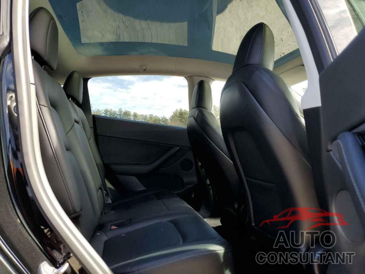 TESLA MODEL Y 2021 - 5YJYGDEE5MF065024