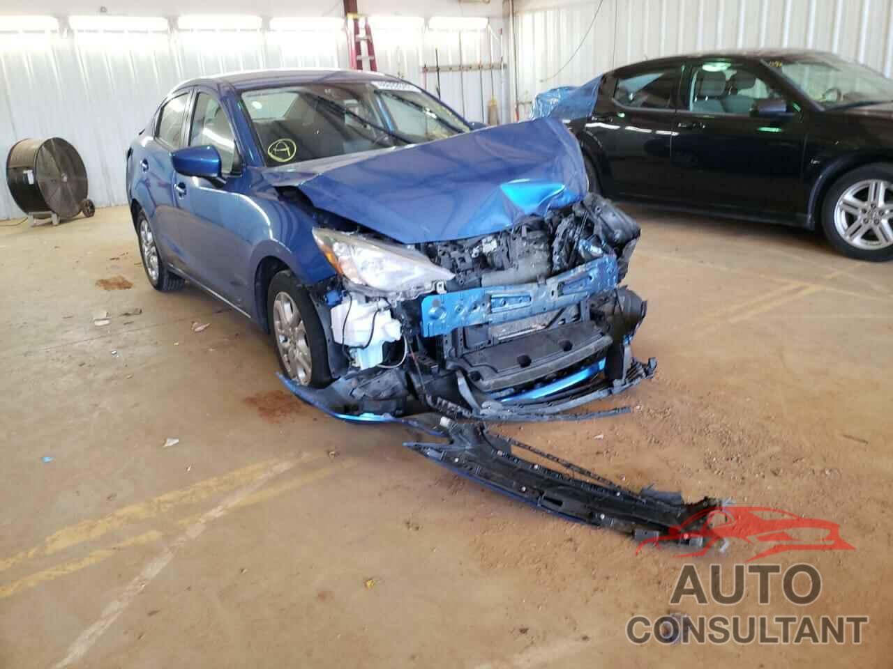 TOYOTA YARIS 2017 - 3MYDLBYV1HY170343